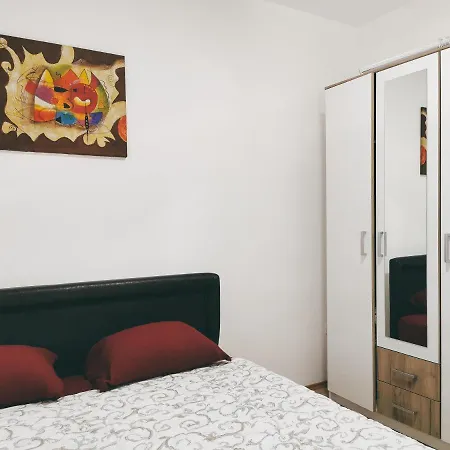 Cozy Corner - Free Parking & Wi-fi *