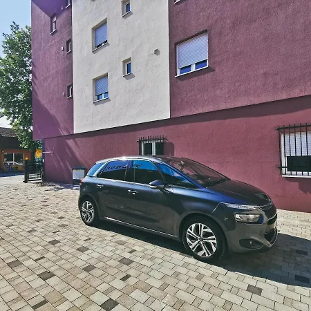 Appartamento Cozy Corner - Free Parking & Wi-fi *