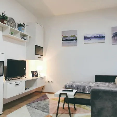 Cozy Corner - Free Parking & Wi-fi Appartamento Ćuprija