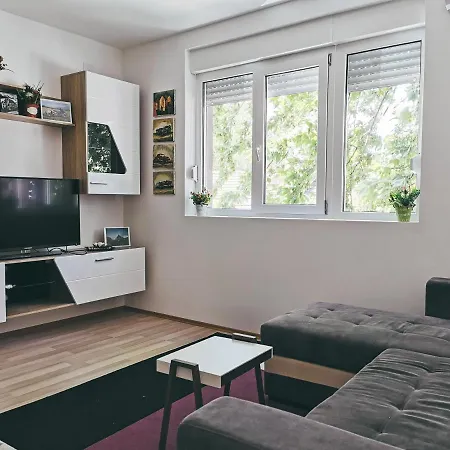 Appartamento Cozy Corner - Free Parking & Wi-fi