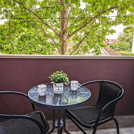 Apartment Cozy Corner - Free Parking & Wi-fi