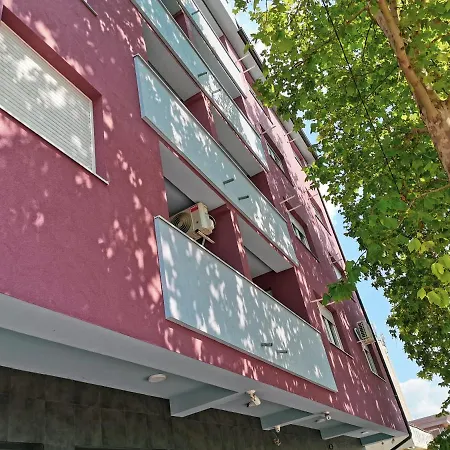 Appartamento Cozy Corner - Free Parking & Wi-fi