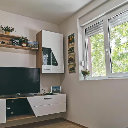 Cozy Corner - Free Parking & Wi-fi * Ćuprija