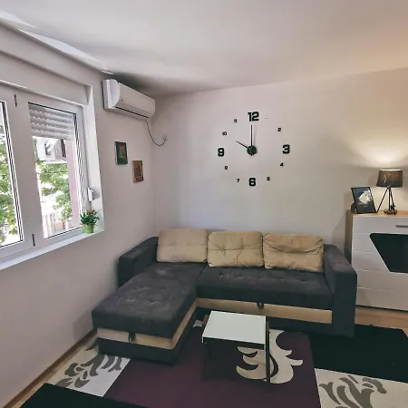 Cozy Corner - Free Parking & Wi-fi *