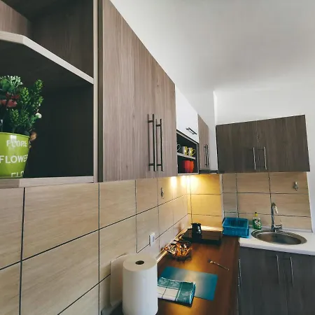 Cozy Corner - Free Parking & Wi-fi Appartamento *