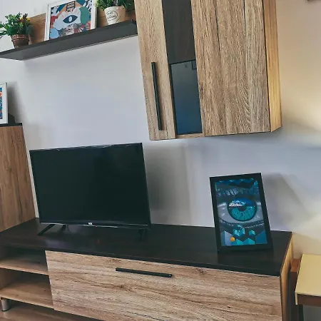 Cozy Corner - Free Parking & Wi-fi Appartamento *