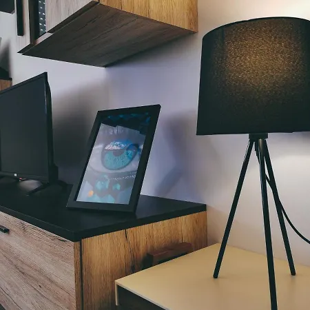 Cozy Corner - Free Parking & Wi-fi Apartment
