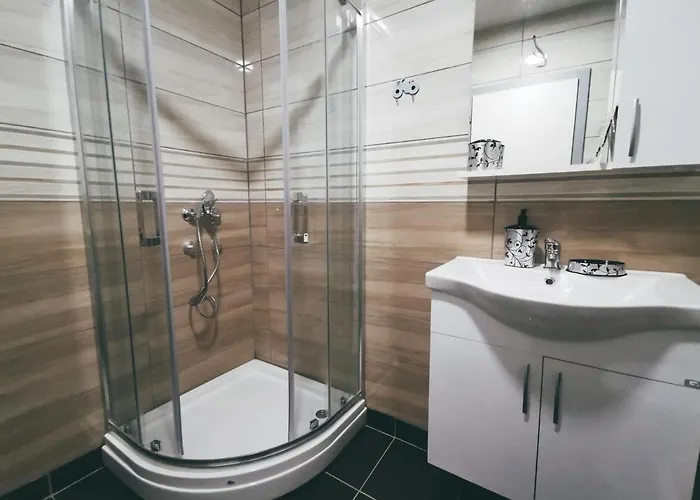 Cozy Corner - Free Parking & Wi-fi شقة