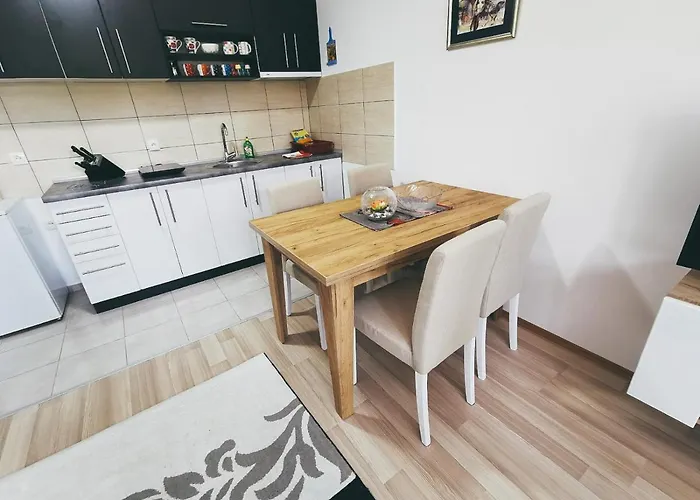 Cozy Corner - Free Parking & Wi-fi *