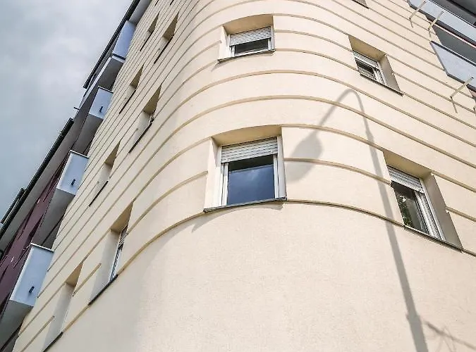 Cozy Corner - Free Parking & Wi-fi * Ćuprija