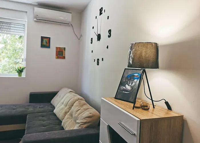 Cozy Corner - Free Parking & Wi-fi *