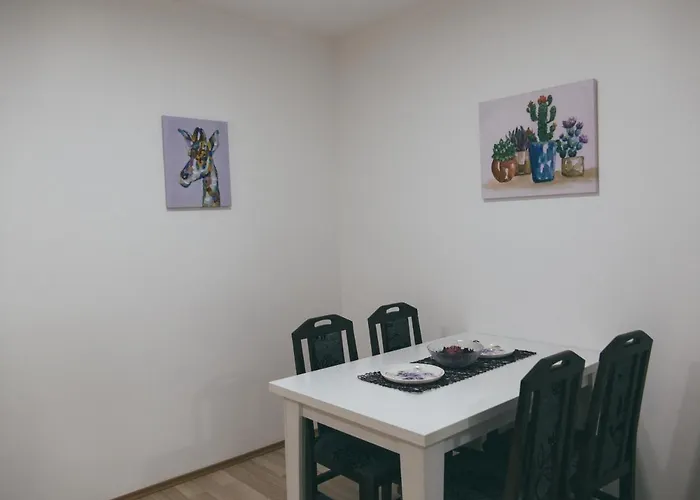 Cozy Corner - Free Parking & Wi-fi شقة