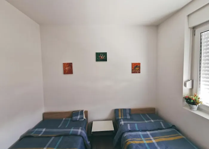 Cozy Corner - Free Parking & Wi-fi شقة