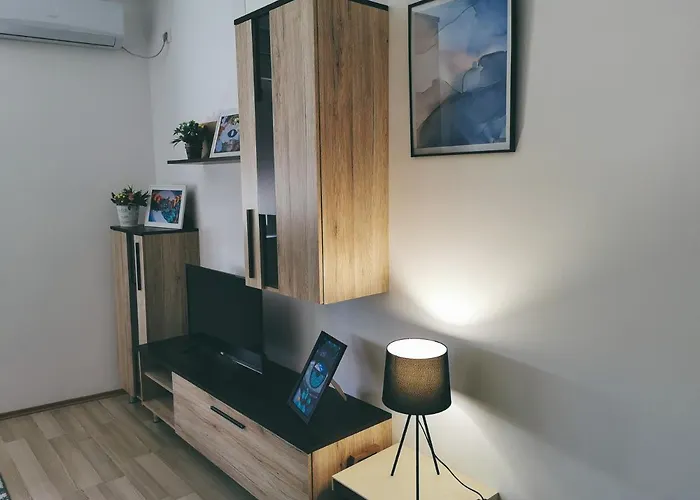 Cozy Corner - Free Parking & Wi-fi شقة