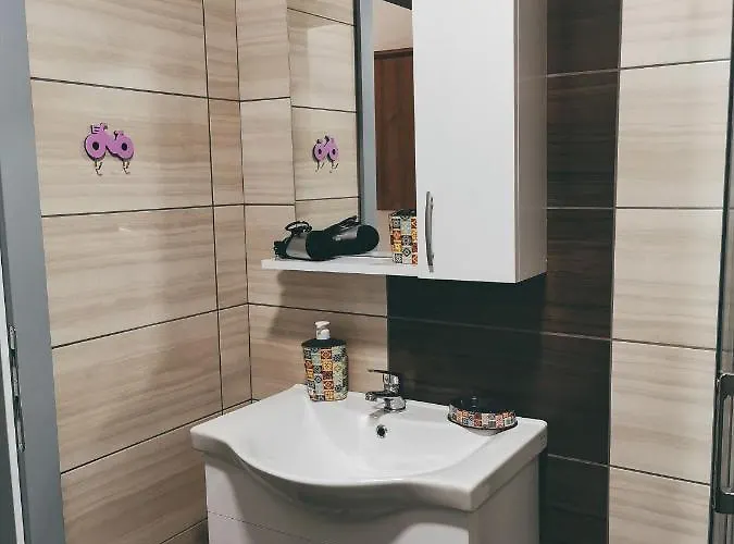 Cozy Corner - Free Parking & Wi-fi شقة