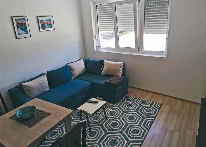 Cozy Corner - Free Parking & Wi-fi * Ćuprija